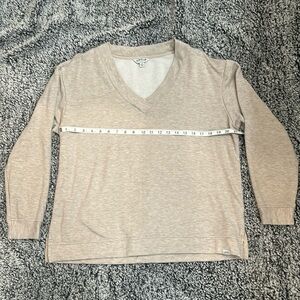 Orvis Large vneck sweater/sweatshirt
